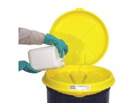 Polyethylene universal drum snap on funnel cover