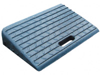Moulded rubber kerb ramps  - pack of 2